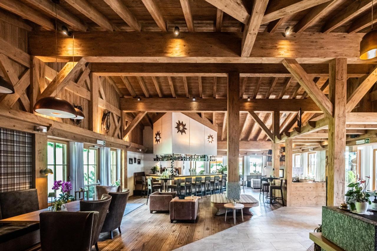 Hotel&Chalets Edelweiss Madonna  Buitenkant foto
