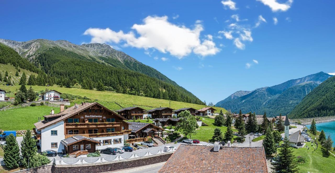 Hotel&Chalets Edelweiss Madonna  Buitenkant foto