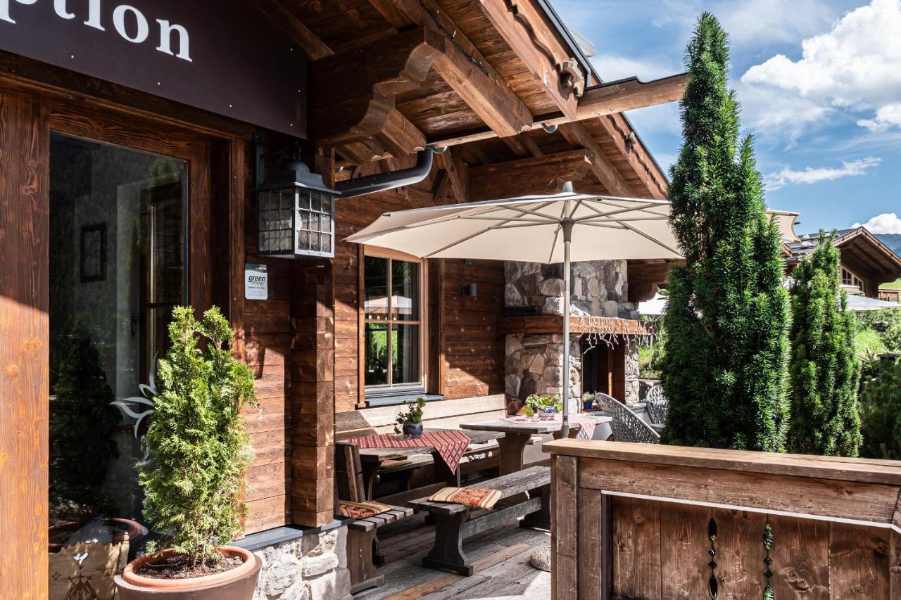 Hotel&Chalets Edelweiss Madonna  Buitenkant foto