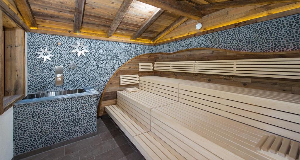 Hotel&Chalets Edelweiss Madonna  Buitenkant foto