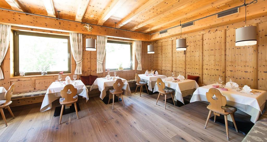 Hotel&Chalets Edelweiss Madonna  Buitenkant foto