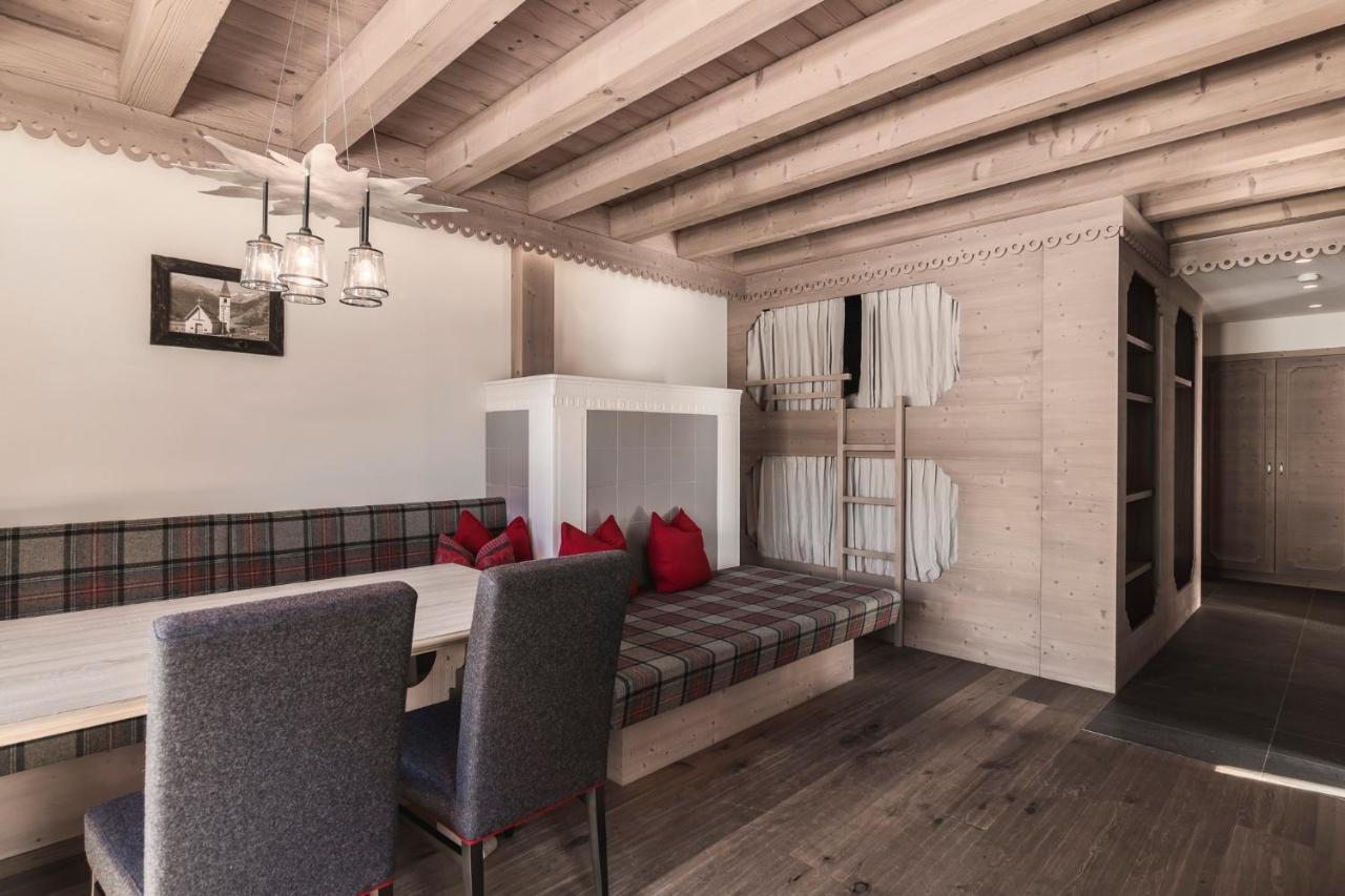 Hotel&Chalets Edelweiss Madonna  Buitenkant foto